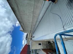 Elevated Bird netting to prevent seagulls nesting on a roof in Dandenong 6